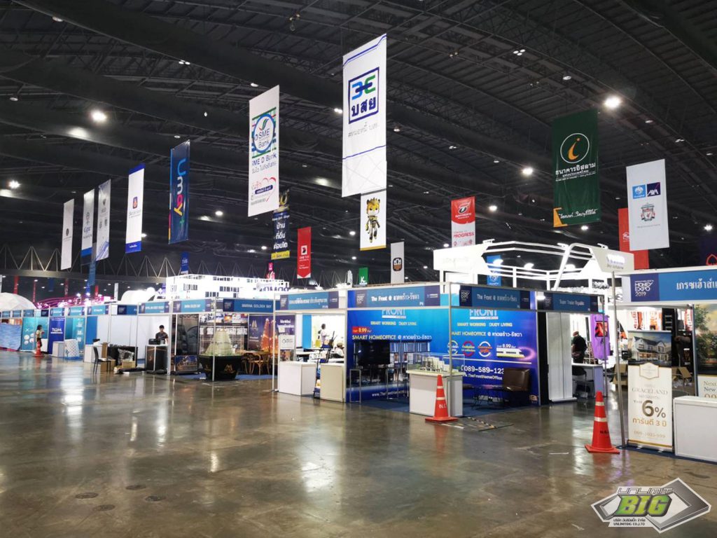 ทีมช่าง Unlimit BIG ติดตั้งป้ายไวนิล งาน Expo เมืองทองธานี